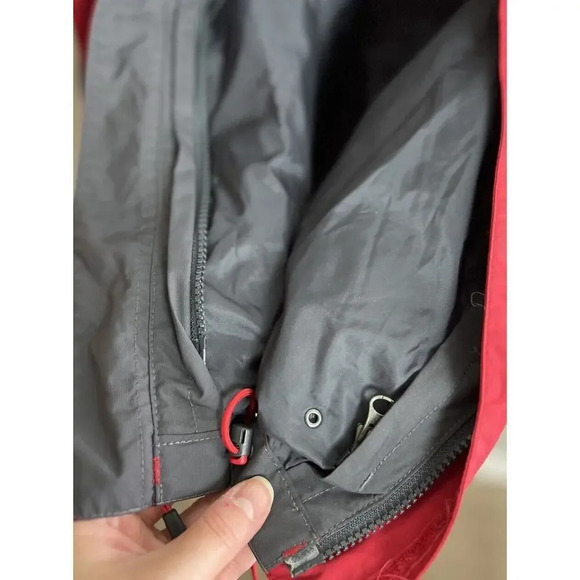 Vintage The North Face Red & Gray Waterproof Jacket Hyvent Size Medium Nylon Men - Picture 15 of 16